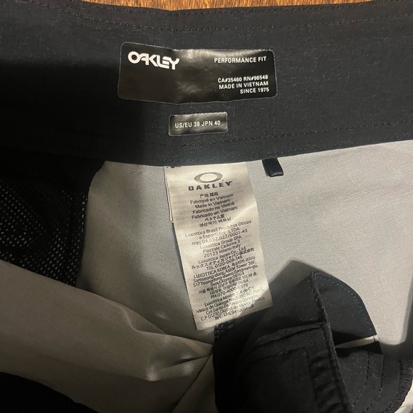 2 pair Oakley boardshorts size 38 - Picture 3 of 4